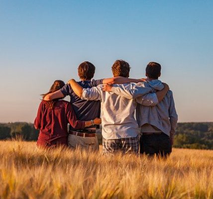 Pomagaj i wspieraj potrzebujących