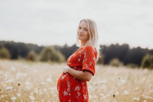 Piękna odzież dla kobiet w ciąży